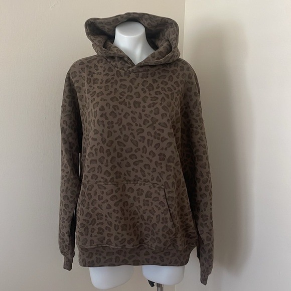 (NWT) Abercrombie & Fitch Men’s Essential Popover Hoodie Animal Print, Medium - Picture 6 of 16